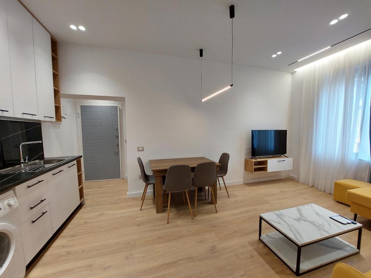 Luxury Apartments Blloku ติรานา ภายนอก รูปภาพ