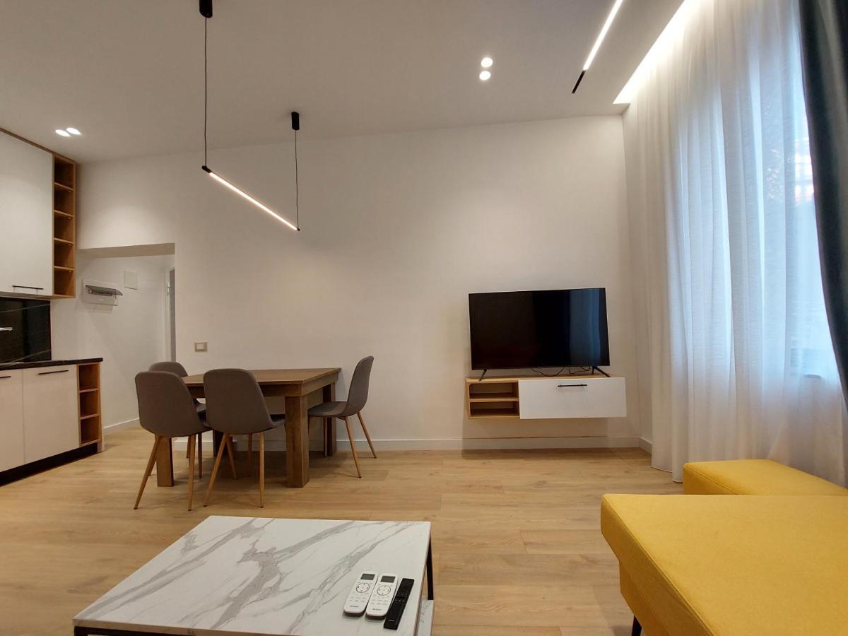Luxury Apartments Blloku ติรานา ภายนอก รูปภาพ